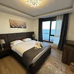 Apartment Dreams Luxury Residences & Lifestyle *