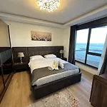 Apartment Dreams Luxury Residences & Lifestyle *