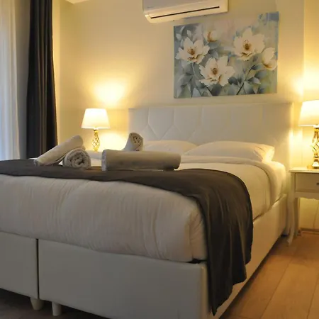 Apartment Dreams Luxury Residences & Lifestyle *