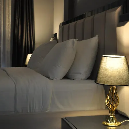 Apartment Dreams Luxury Residences & Lifestyle *
