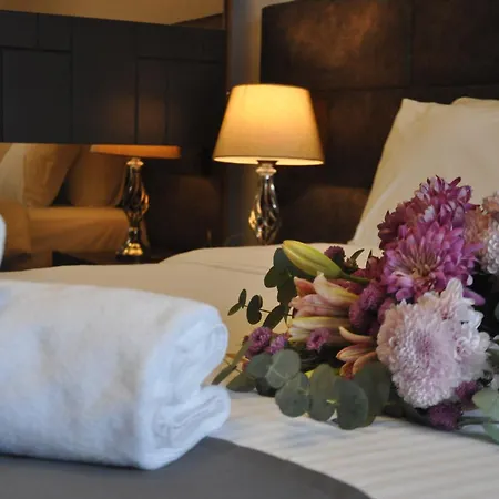 Apartment Dreams Luxury Residences & Lifestyle *